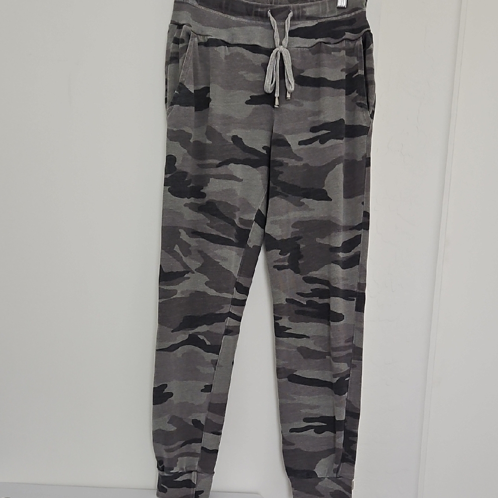 Splendid Camo Jogger Pants